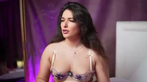  Emma  online show from June 25, 7:04 pm