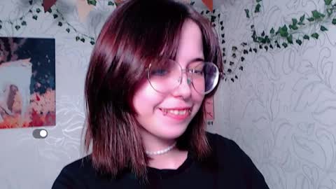 Snapshot of emmae__ chatting on February 24, 12:14 pm Emma online show from February 24, 12:14 pm