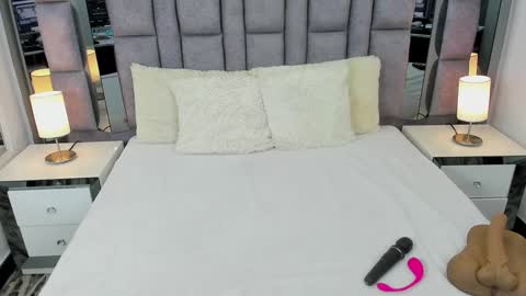 Snapshot of emmahill1 chatting on January 29, 7:11 pm EMMA HILL online show from January 29, 7:11 pm