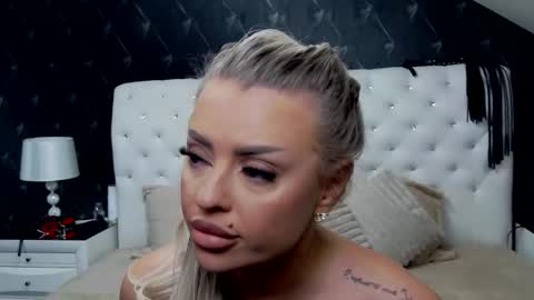 Emma Mavis online show from February 24, 12:48 pm