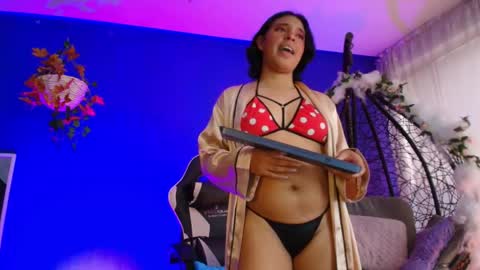 Emma 3 online show from April 8, 7:16 pm