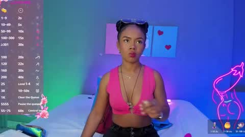 Emma online show from November 5, 6:24 pm