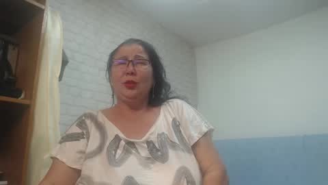 emmasquirt69 online show from November 16, 9:04 pm