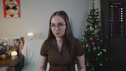 Mia online show from December 20, 10:08 am