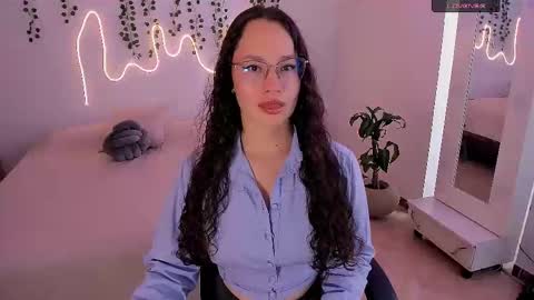 Snapshot of emmatorres9 chatting on October 7, 2:21 pm Emma Torres online show from October 7, 2:21 pm