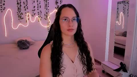 Snapshot of emmatorres9 chatting on October 15, 2:19 pm Emma Torres online show from October 15, 2:19 pm