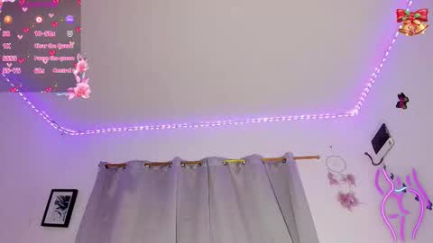 Emmie online show from February 1, 11:14 pm