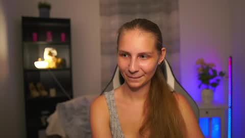 Emmie online show from June 25, 6:53 pm