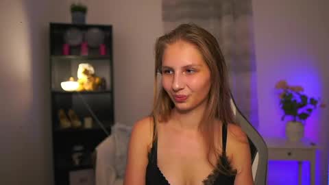 Emmie online show from June 4, 6:56 pm