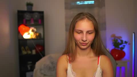 Emmie online show from May 31, 1:06 pm