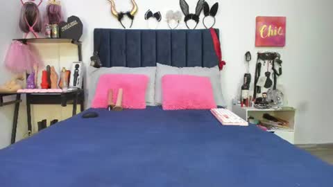          online show from June 26, 12:39 pm
