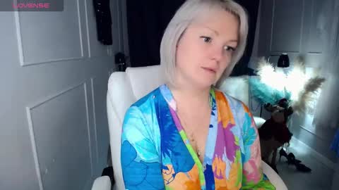 emmmam online show from January 12, 2:11 pm