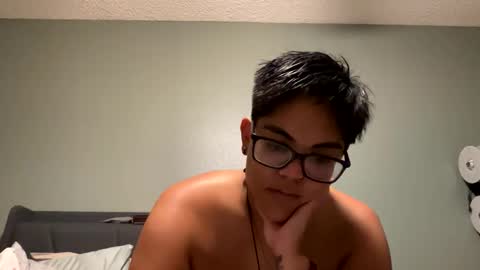 eM online show from November 21, 2:35 am