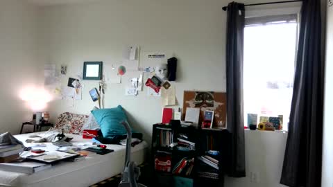 eM online show from February 17, 4:50 pm