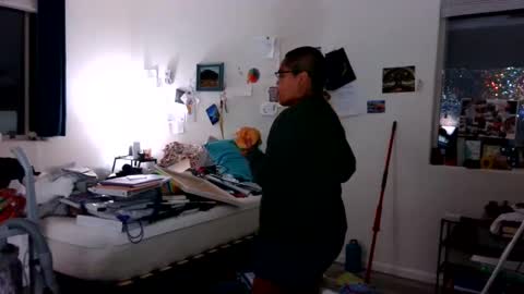 eM online show from February 18, 3:10 am