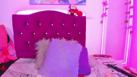 emmy__dreams online show from May 7, 10:35 pm