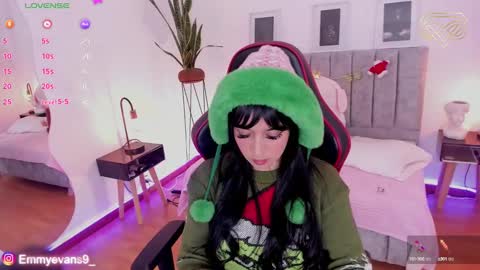 Snapshot of emmyevans1 chatting on December 24, 5:13 pm Emmy Evans online show from December 24, 5:13 pm
