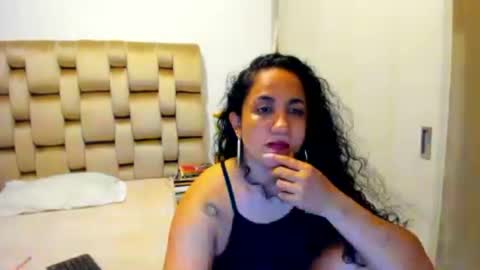 emperatriztapia online show from July 6, 11:18 pm