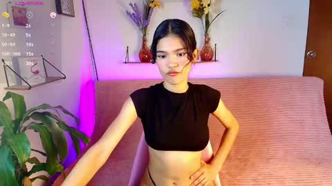 Snapshot of emycarver09 chatting on October 9, 1:37 pm emycarver09 online show from October 9, 1:37 pm