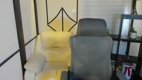 Emy Silver online show from February 7, 4:35 pm