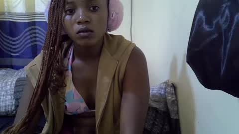 Vee online show from July 24, 11:19 am