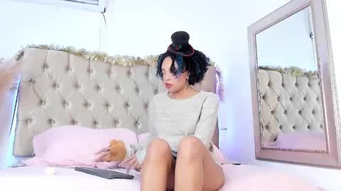 Snapshot of ened_nessa chatting on December 28, 12:45 pm Schedule 600a.m - 200p.m Col hour online show from December 28, 12:45 pm