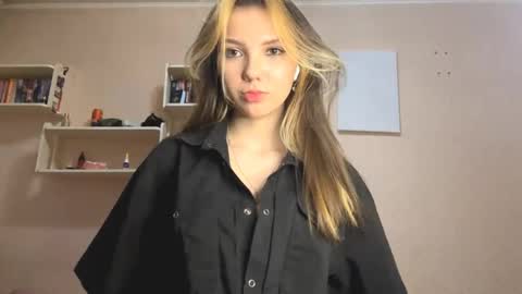 Margot online show from April 11, 6:11 pm