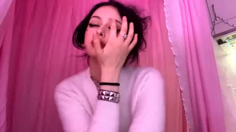  Paige   1st day here 3 online show from April 23, 4:31 pm