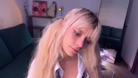 Snapshot of erectioneeering chatting on October 12, 11:45 am Alissa online show from October 12, 11:45 am