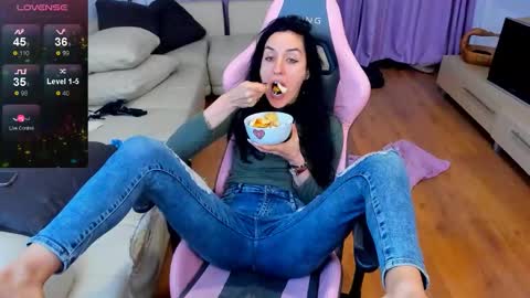 Snapshot of ericabunny chatting on October 1, 5:45 am Erika online show from October 1, 5:45 am
