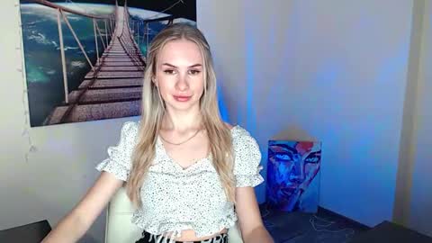 Snapshot of erikagavin chatting on October 15, 11:46 am Erika online show from October 15, 11:46 am