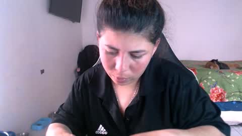 Sara online show from May 1, 6:11 pm