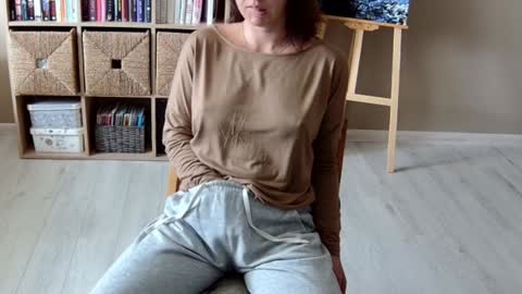 Snapshot of erotic_vibe chatting on October 15, 12:41 pm Melissa online show from October 15, 12:41 pm