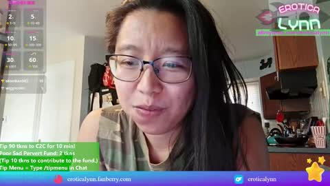 Snapshot of eroticalynn chatting on October 15, 6:43 pm Lynn online show from October 15, 6:43 pm