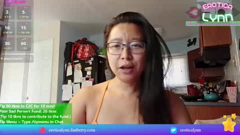 Snapshot of eroticalynn chatting on October 8, 7:07 pm Lynn online show from October 8, 7:07 pm