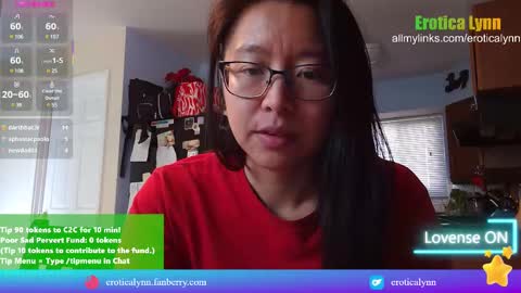 Snapshot of eroticalynn chatting on March 6, 8:05 pm Lynn online show from March 6, 8:05 pm