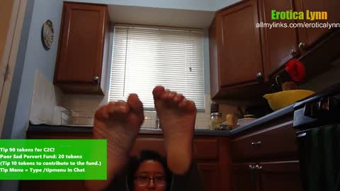 Snapshot of eroticalynn chatting on February 6, 6:13 pm Lynn online show from February 6, 6:13 pm
