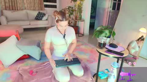 TINY  online show from January 6, 1:31 am