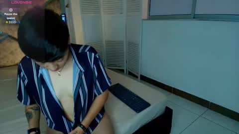 Snapshot of eryx_eriscor chatting on October 15, 2:30 pm Eryx online show from October 15, 2:30 pm
