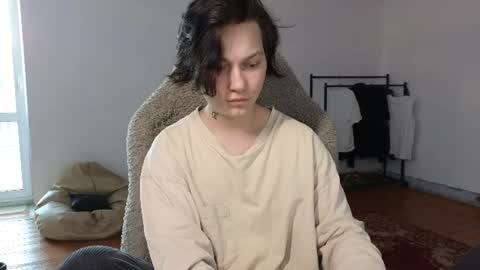 esajukyy online show from July 8, 1:02 pm