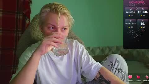 esajukyy online show from January 4, 5:26 pm