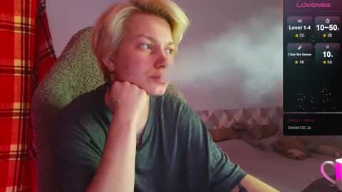 esajukyy online show from February 6, 4:03 pm