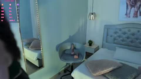 Escarlet online show from June 30, 1:54 pm