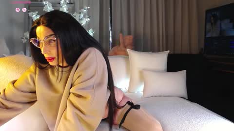 Esther online show from November 18, 9:49 pm