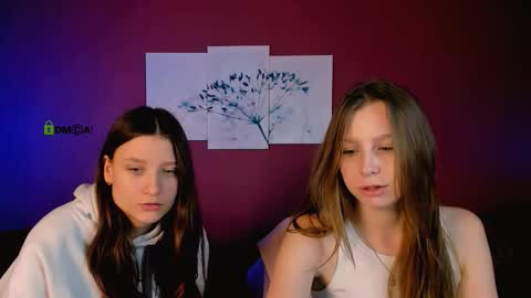 esme_moore_ online show from December 2, 7:49 pm