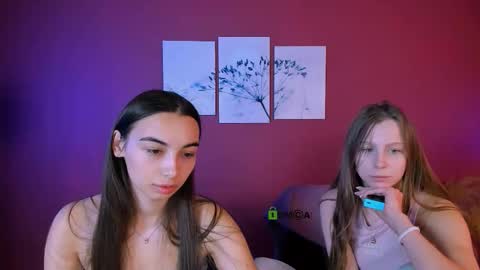 esme_moore_ online show from October 28, 10:43 am