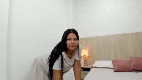 Esmeralda online show from February 20, 7:37 pm