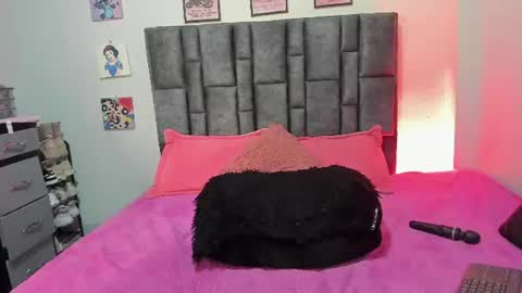 Perla online show from July 19, 11:12 am