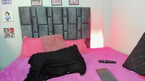 Perla online show from July 15, 10:31 am