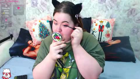 Snapshot of estelle_hicks chatting on February 17, 6:28 pm estelle_hicks online show from February 17, 6:28 pm